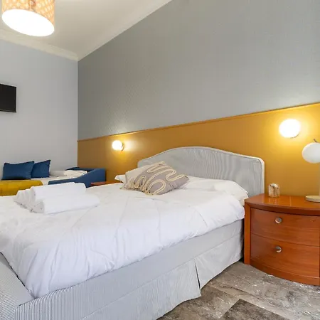 Loft With Private Terrace - 3bdr 3bat En 아파트
